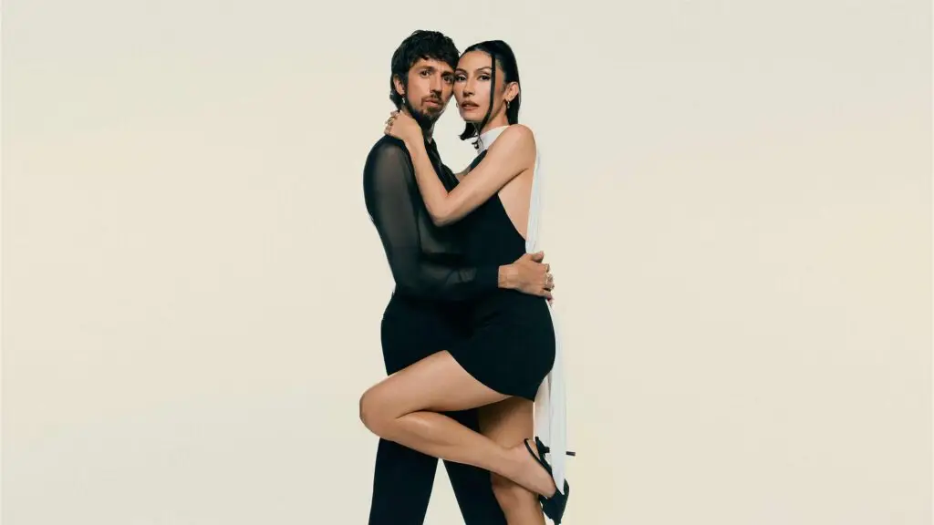 Daniela Spalla and Esteman in promotional photo for the Amorío USA Tour