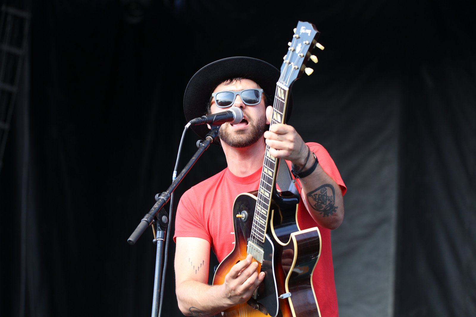 Shakey Graves performing live